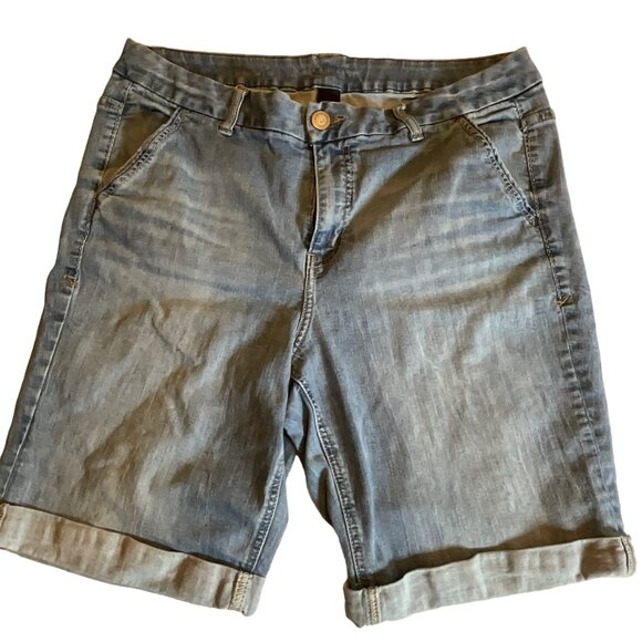Lane Bryant Denim Bermuda‎ Shorts Size 18 Light Wash Casual Summer Wear - Picture 1 of 4